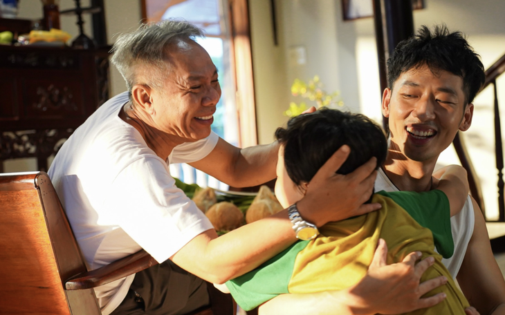 Đạo diễn 'Báu vật trời cho' gia nhập đường đua phim 30-4 với 'Vùng trời lửa' - Ảnh 5.