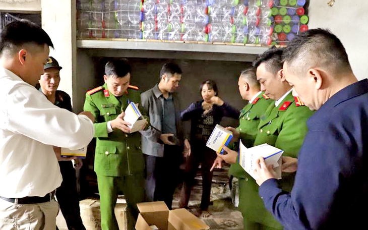 Khởi tố 3 bị can mạo danh lương y sản xuất, bán thuốc đông y chứa chất cấm - Ảnh 4.