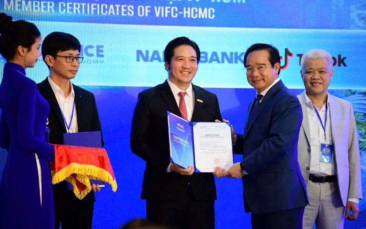 FiinRatings xếp hạng tín nhiệm Nam A Bank ở mức "A-", triển vọng “ổn định” - Ảnh 2.