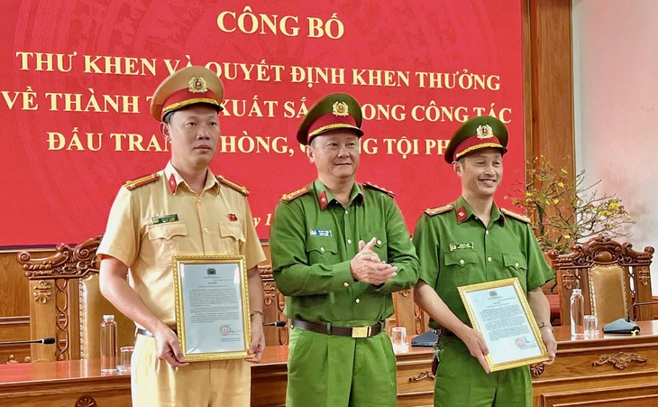 Khen thưởng 8 đơn vị Công an Đắk Lắk lập nhiều chiến công xuất sắc - Ảnh 2.