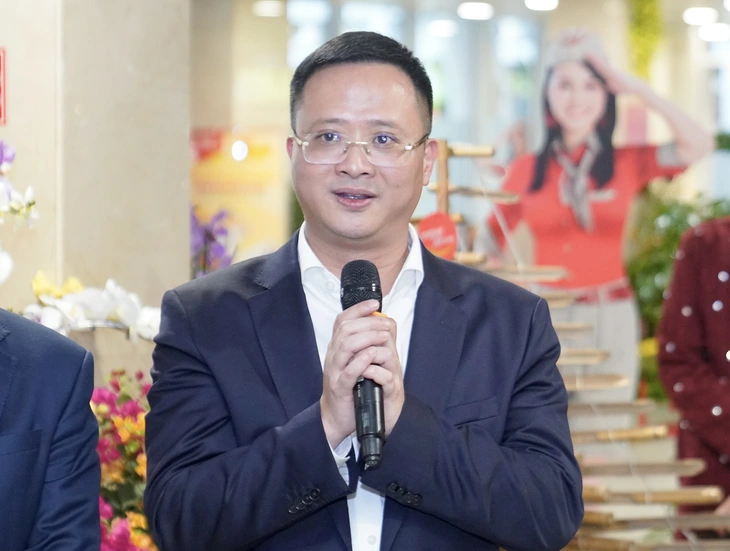 sân bay Tân Sơn Nhất - Ảnh 5.