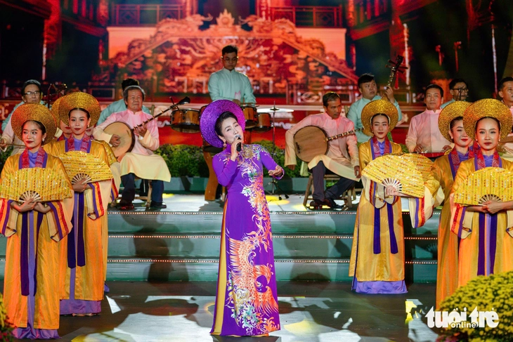 Trên bến dưới thuyền - Ảnh 5.