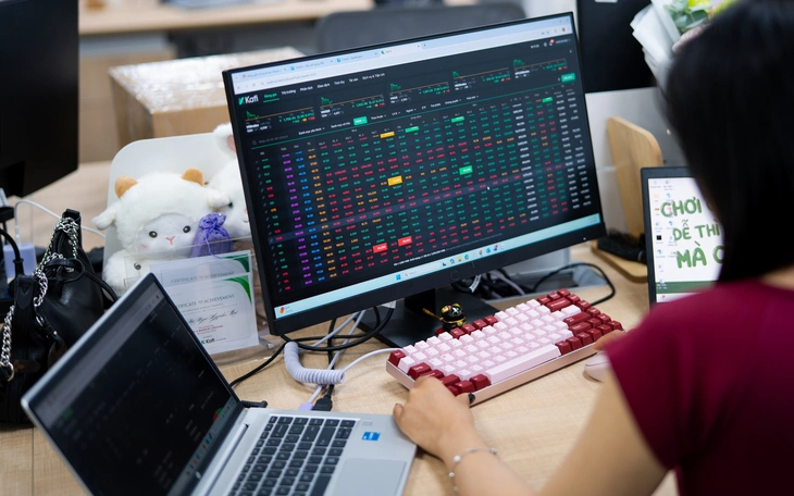 VN-Index vượt 1.800 điểm, thanh khoản rơi về đáy 8 tháng - Ảnh 3.