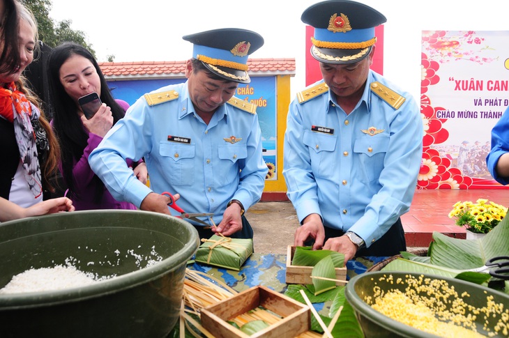 Cảnh tượng ngoạn mục bộ đội pháo phòng không trực Tết, vào vị trí chiến đấu chỉ chưa tới 30 giây - Ảnh 9.