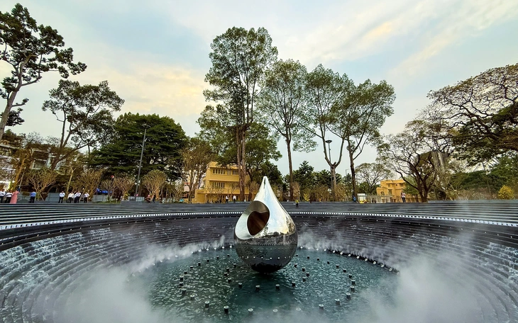 Hòa thượng Thích Trí Quảng đến công viên số 1 Lý Thái Tổ tưởng niệm đồng bào tử vong vì COVID-19 - Ảnh 5.