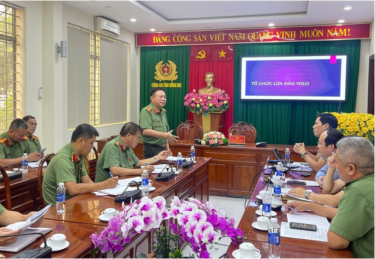 Bắt 14 người trong đường dây lừa đảo qua mạng khiến hàng ngàn người mất trắng hơn 2.500 tỉ đồng - Ảnh 2.