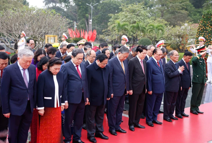 Chủ tịch Hồ Chí Minh - Ảnh 5.