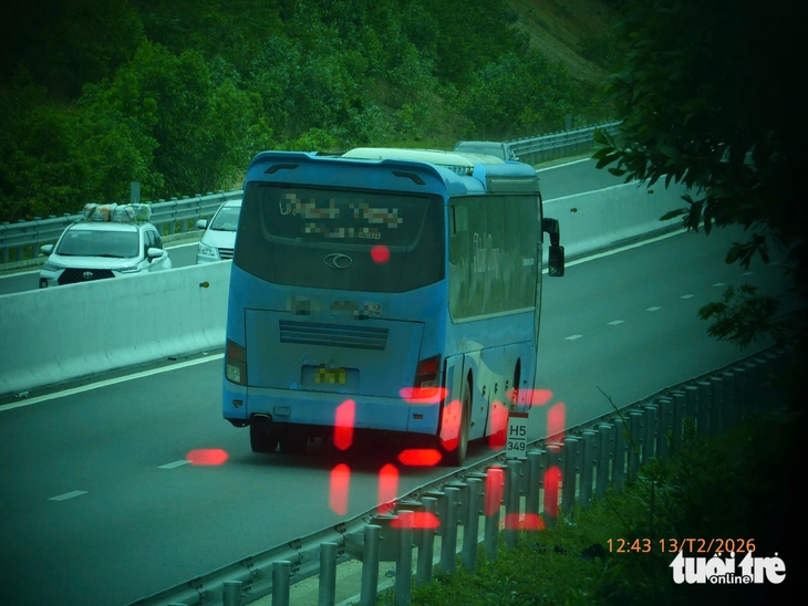 Cảnh sát giao thông ghi nhận gần 100 xe khách vi phạm tốc độ từ TP.HCM đến Nha Trang - Ảnh 4.