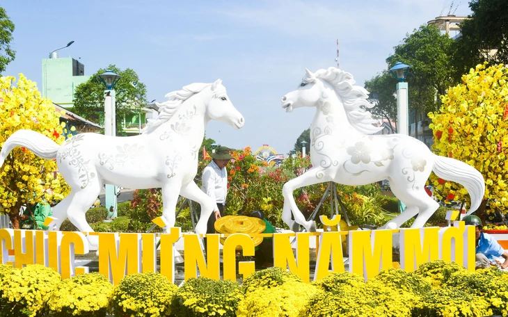 Giáo viên người Philippines bất ngờ với Tết đậm chất gia đình ở Việt Nam - Ảnh 3.