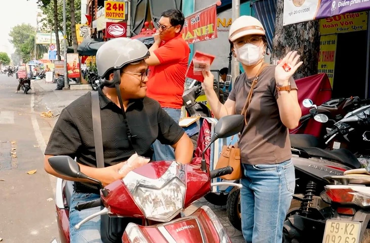 Bà chủ điểm bán vé trúng: Nhiều người tới 'xin vía' - Ảnh 4.