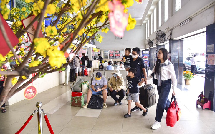 Khác dự đoán, sau ngày làm việc cuối, cửa ngõ TP.HCM 'dễ thở' - Ảnh 5.