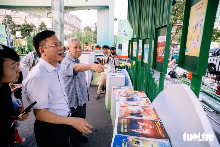  Đường sách Tết - Ảnh 4.