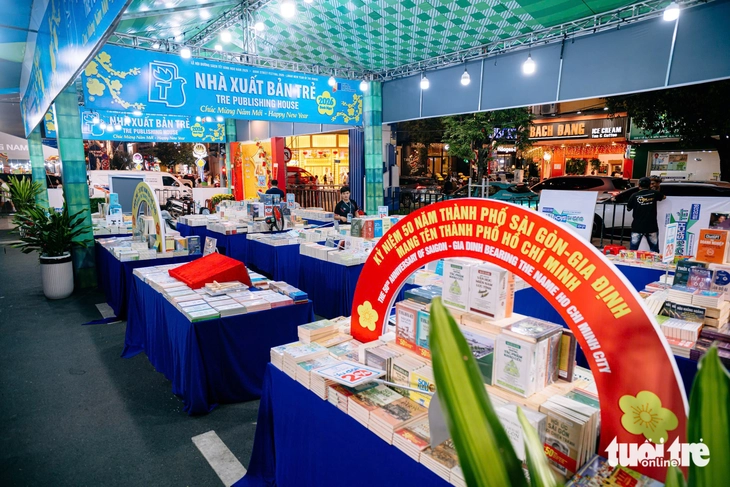  Đường sách Tết - Ảnh 8.
