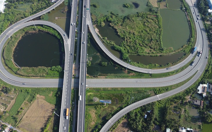 Bộ Xây dựng đề nghị Đồng Tháp hỗ trợ cát cho cao tốc TP.HCM - Trung Lương - Mỹ Thuận - Ảnh 2.