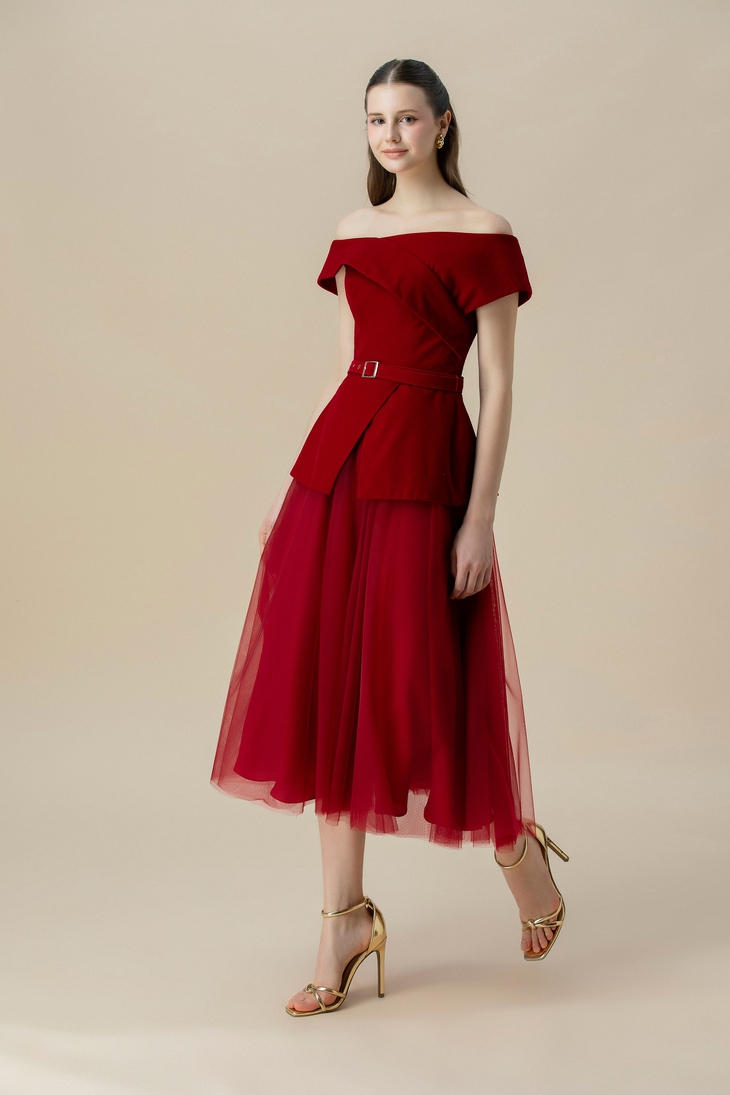 Trang phục Tết không phải cứ màu nổi là may mắn - Ảnh 11. Trang phục Tết - Ảnh 11.