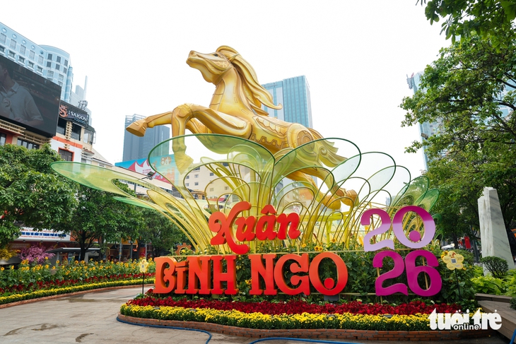 đường hoa Nguyễn Huệ - Ảnh 2.