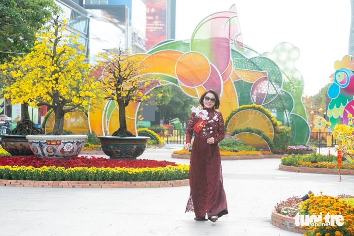 đường hoa Nguyễn Huệ - Ảnh 5.