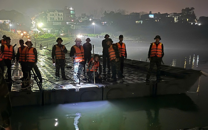 Chính thức thông xe cầu phao sông Lô - Ảnh 3.