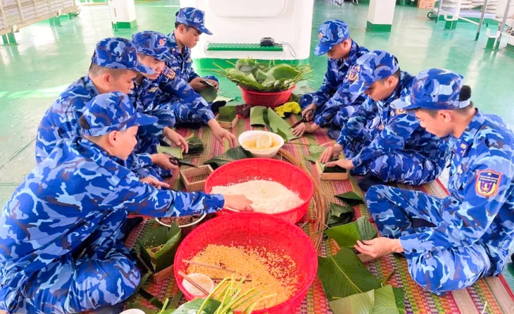 Hành trình xuyên Tết của người lính biển Việt Nam - Ảnh 2.