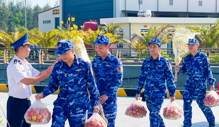 Hành trình xuyên Tết của người lính biển Việt Nam - Ảnh 3.