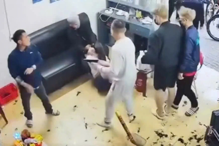 đòi tiền - Ảnh 1.