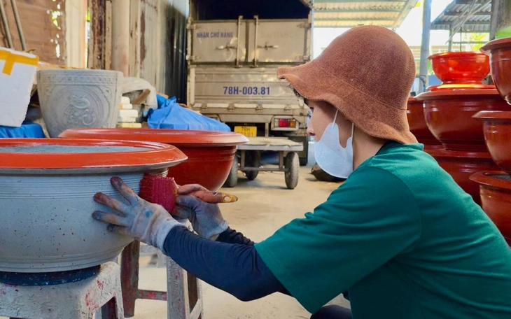 Lì xì 50.000 đồng bị bĩu môi, khi đồng tiền lấn át tình thân - Ảnh 2.