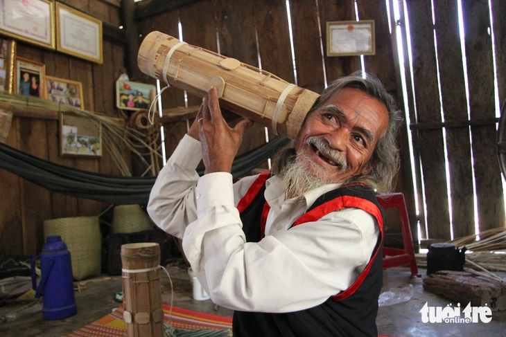 Mùa xuân về miền Chapi, nghe ‘giấc mơ’ kể chuyện hạnh phúc nằm trong tiếng đàn tre - Ảnh 2.