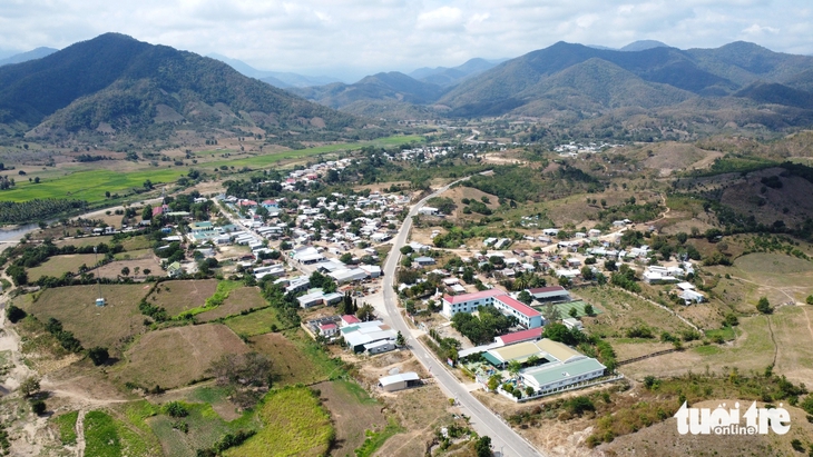 Mùa xuân về miền Chapi, nghe ‘giấc mơ’ kể chuyện hạnh phúc nằm trong tiếng đàn tre - Ảnh 3.