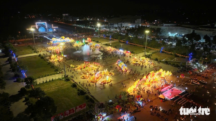 Đường hoa xuân Đồng Tháp tạo dấu ấn mạnh mẽ về thông điệp xanh - Ảnh 7. đường hoa - Ảnh 8.