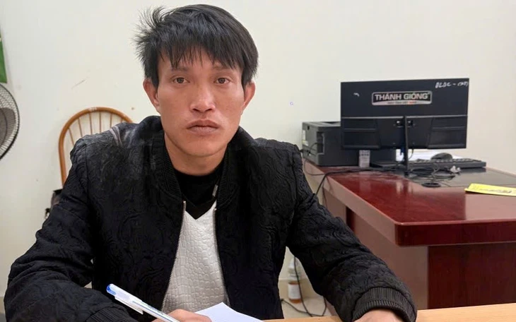 Giữ người trong trường hợp khẩn cấp với thanh niên phóng hỏa đốt xe máy khi bị CSGT dừng xe kiểm tra - Ảnh 2.