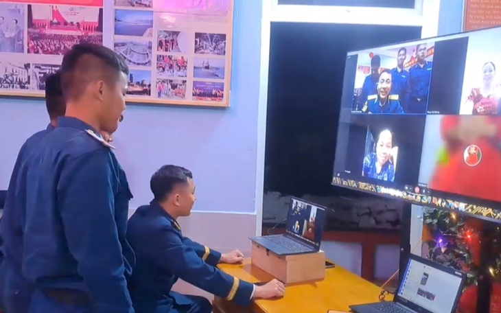 Ca gác 0h đêm giao thừa trên đỉnh Sơn Trà - Ảnh 6.