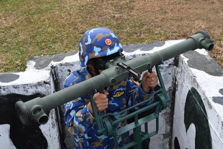 Canh trực, sẵn sàng chiến đấu giữ bình yên mùa xuân mới - Ảnh 2.