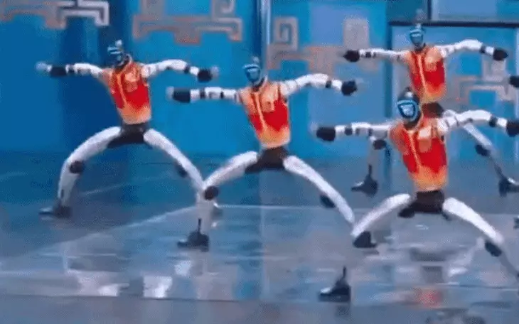 Robot Trung Quốc 'lên trình' chóng mặt, thế giới kinh ngạc - Ảnh 2.