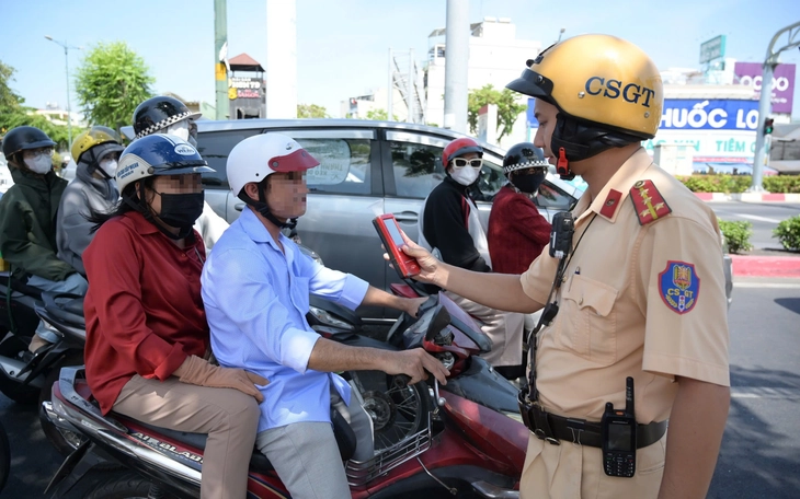 3 ngày Tết tại TP.HCM, người vi phạm nồng độ cồn tập trung khung giờ từ 18h đến 24h - Ảnh 2.