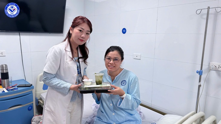 Những bữa cơm đầu năm sưởi ấm người bệnh đón Tết xa nhà - Ảnh 2. Những bữa cơm đầu năm sưởi ấm người bệnh đón Tết xa nhà - Ảnh 2.