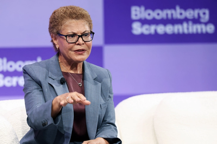 Chủ tịch Ủy ban Olympic 2028 bị yêu cầu từ chức vì liên quan hồ sơ Epstein - Ảnh 2.