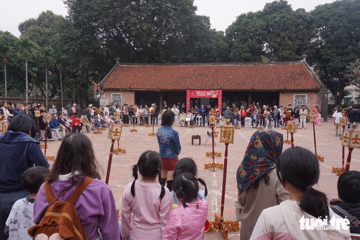 ‘Mùng 3 Tết thầy’, Văn Miếu - Quốc Tử Giám đông nghẹt người - Ảnh 5. Văn Miếu Quốc Tử Giám - Ảnh 5.