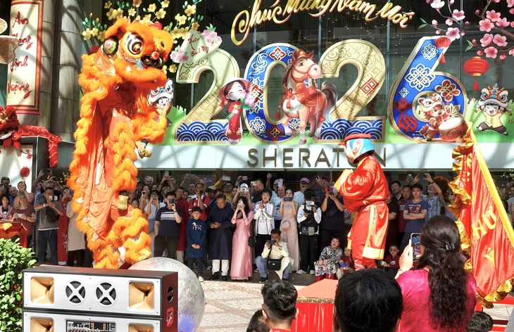 Du lịch TP.HCM đã 'vào guồng' trong ba ngày Tết - Ảnh 4.