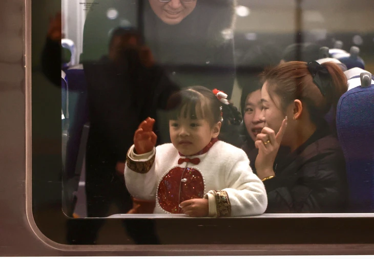 Trung Quốc bước vào đợt xuân vận 2026 với lưu lượng di chuyển kỷ lục - Ảnh 1.