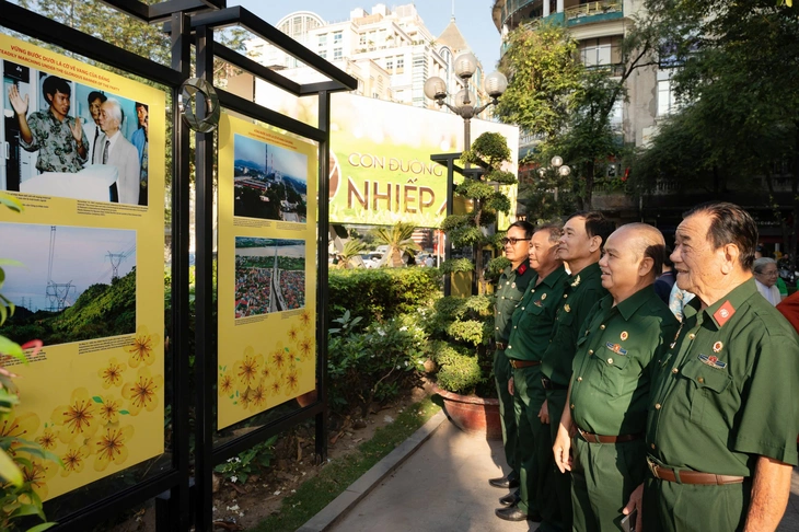 Triển lãm ảnh đặc biệt mừng xuân Bính Ngọ  - Ảnh 6.