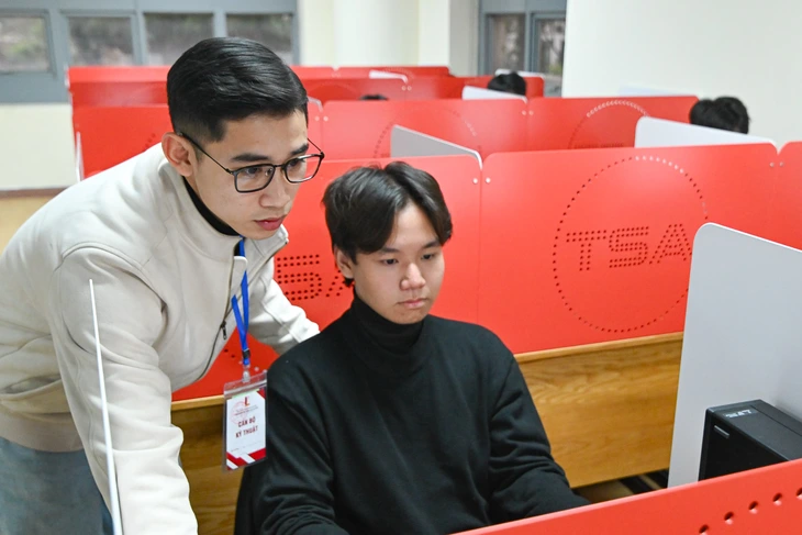 Thí sinh 'trường làng' ở Hưng Yên là thủ khoa thi đánh giá tư duy TSA đợt 1 - Ảnh 1.