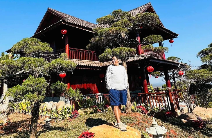 Hoàng Mập rời nhà cổ, lên cao nguyên sống cho bớt ồn ào - Ảnh 1.