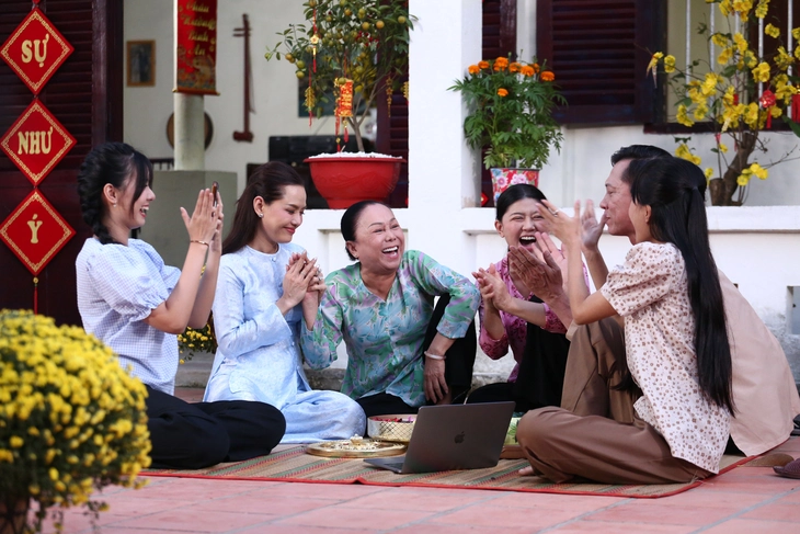 Kyo York ca vọng cổ, đánh đàn kìm trong Màu Tết hương quê - Ảnh 4. Kyo York - Ảnh 3.