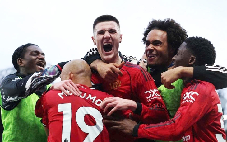 Bảng xếp hạng Ngoại hạng Anh vòng 24: Arsenal hơn Man City 6 điểm - Ảnh 2.