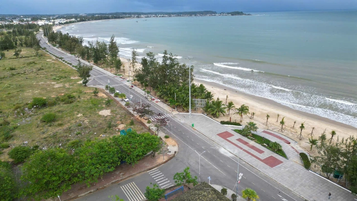 Quảng Ngãi mở phố đi bộ ven bãi biển Mỹ Khê - Ảnh 1.