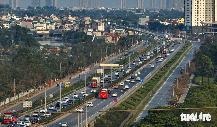 Mùng 4 Tết: Xử lý 8.241 tài xế vi phạm; Hà Nội bắt đầu ùn tắc ở cửa ngõ - Ảnh 4.