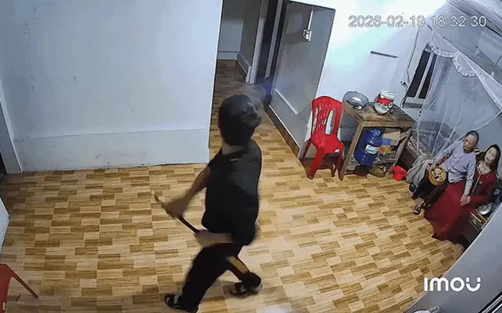 Đưa đi điều trị tâm thần thanh niên bạo hành người cậu tai biến ở phường Khánh Hội - Ảnh 2.