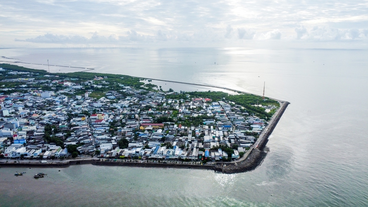 TÀU THUYỀN - Ảnh 1.