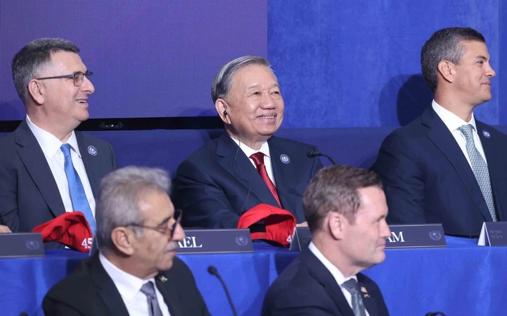 Vị thế mới và cú hích 37,2 tỉ USD cho một Việt Nam cất cánh  - Ảnh 3.