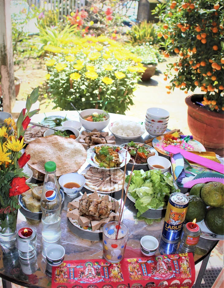 Nhà tôi cúng tiễn ông bà - khi Tết đã qua mà lòng còn ở lại - Ảnh 2. tết - Ảnh 2.